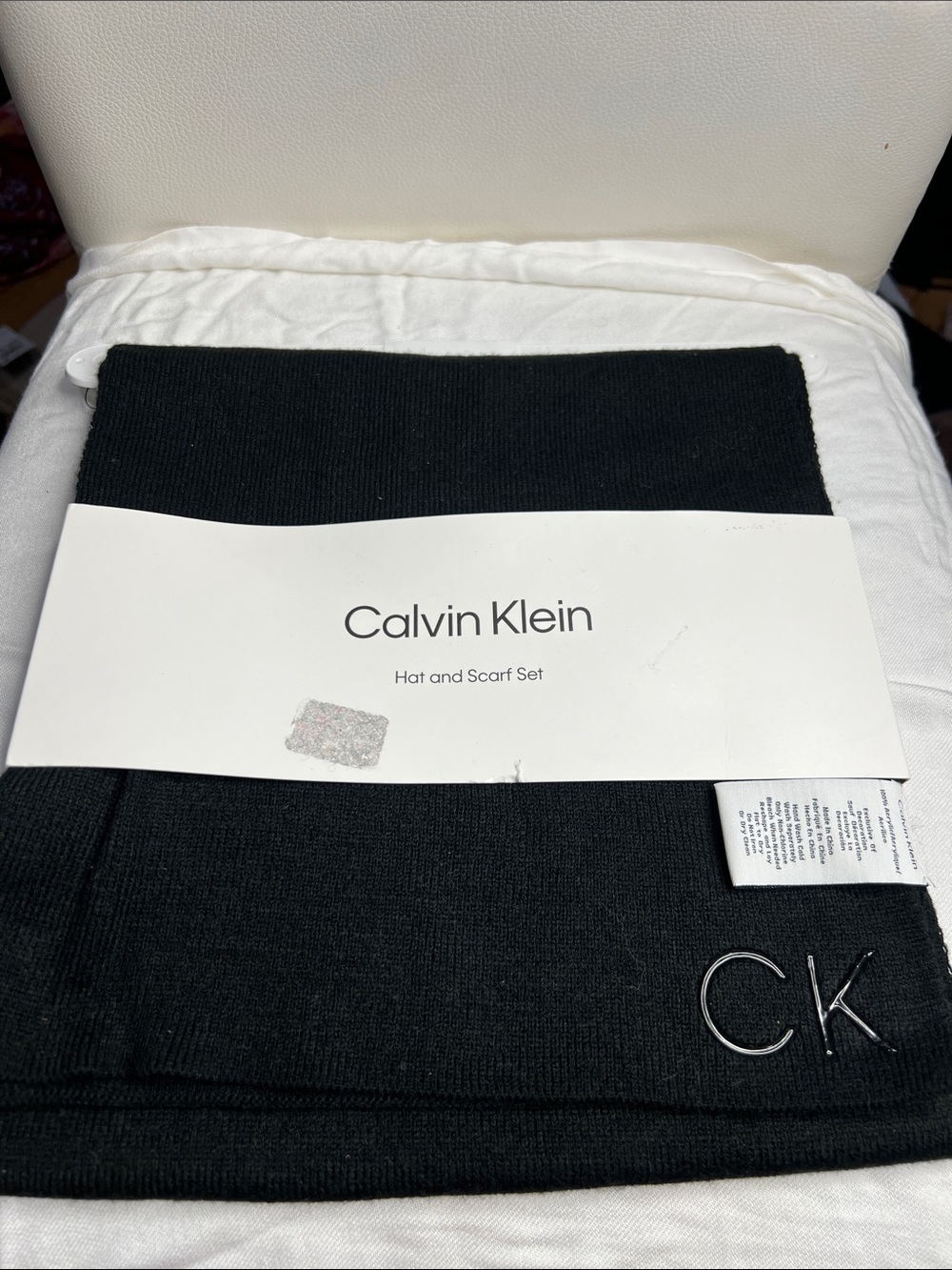 Calvin Klein Black Knit Scarf no hat